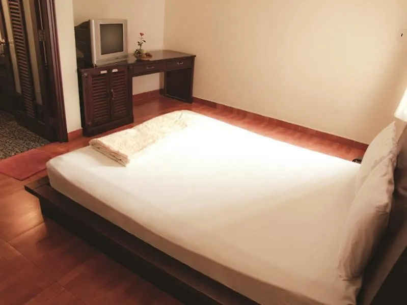 Olympus Nha Trang Hotel 2*,